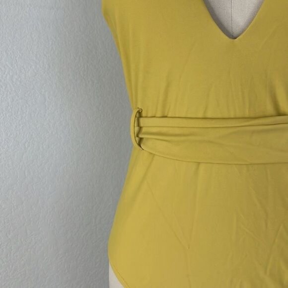 ASOS Cupshe Lizbeth Belted Plunge Swimsuit - Picture 3 of 10